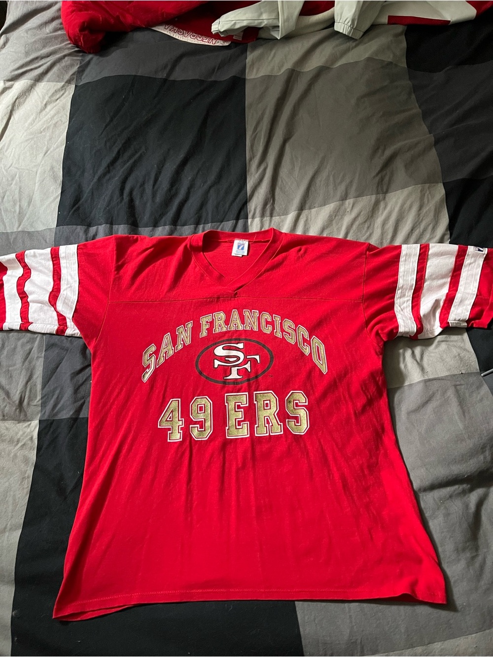 3 tees vintage San Francisco 49ers, Kansas city chiefs and Saints 90s